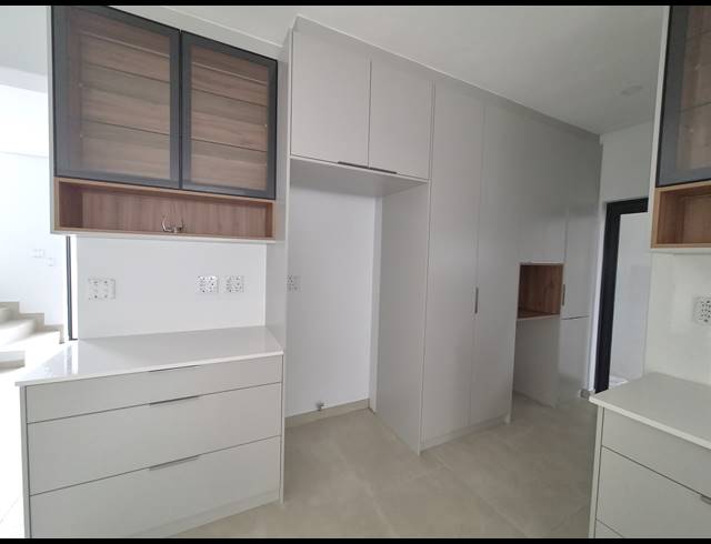 4 BEDROOM HOUSE FOR SALE IN SANDOWN